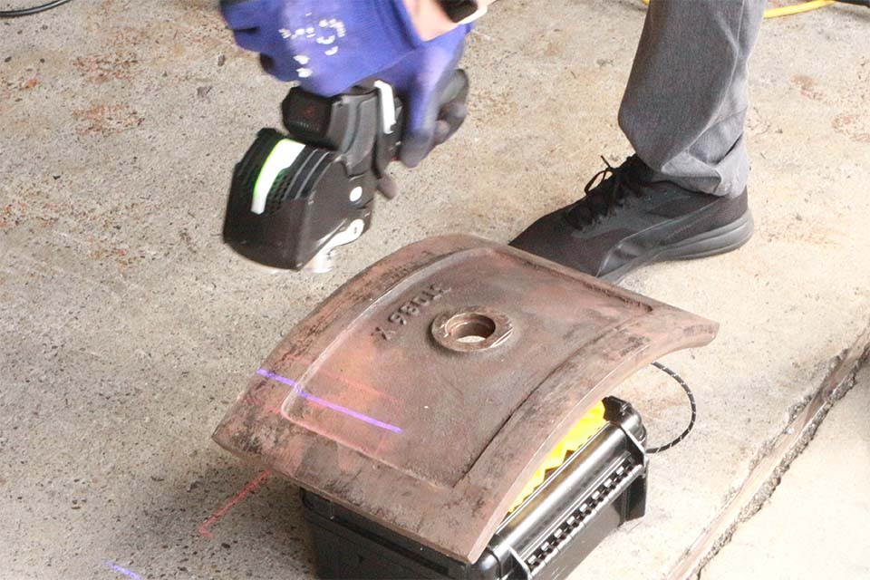 ライナーの3Dスキャン作業