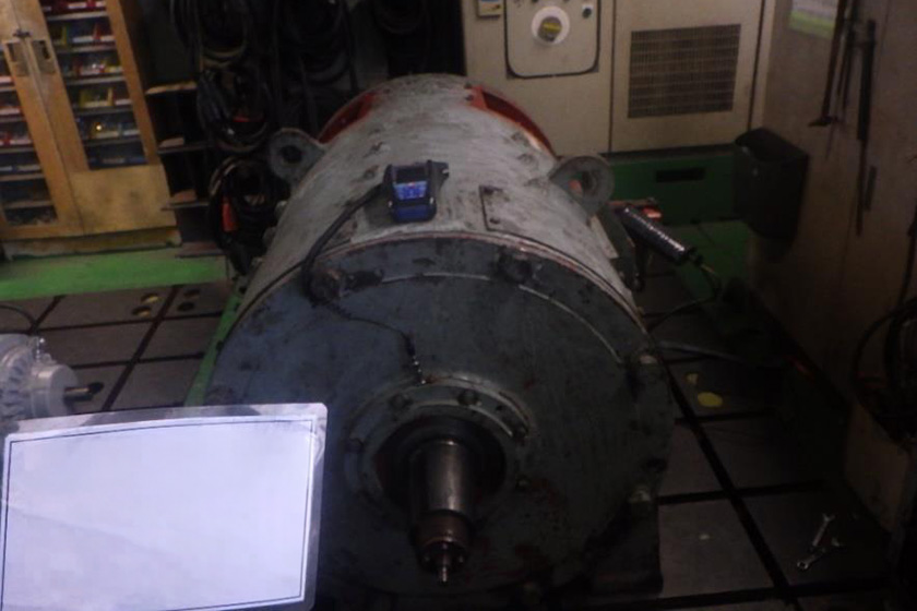 直流電動機の社内試験中