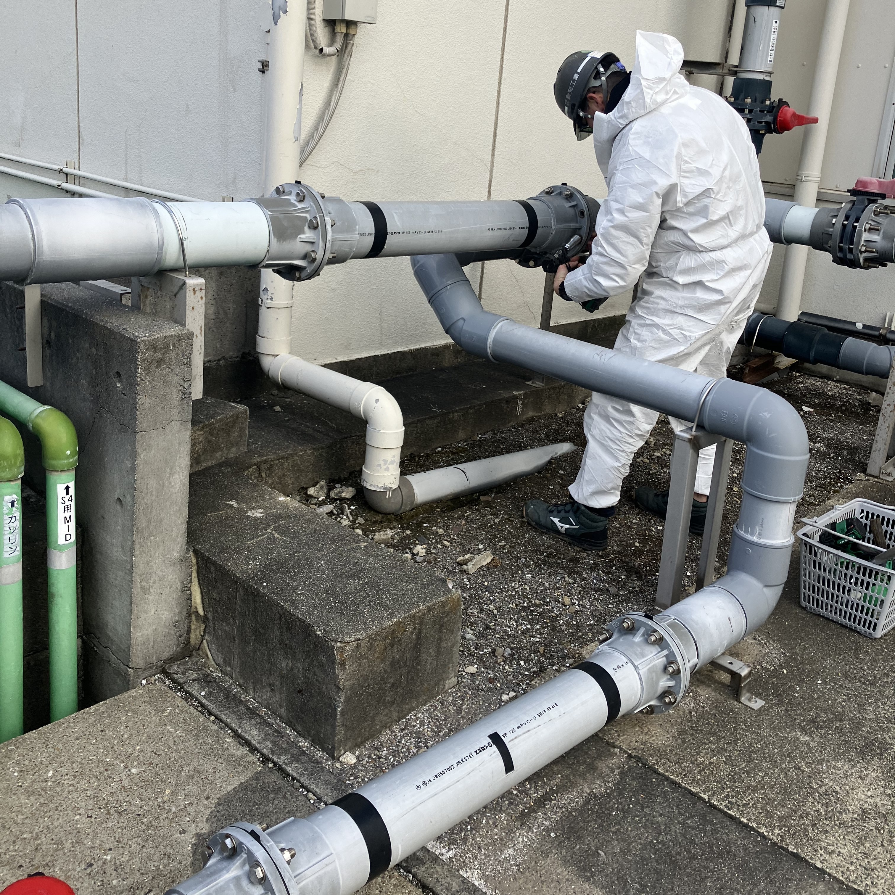 横引き配管の取外し作業②